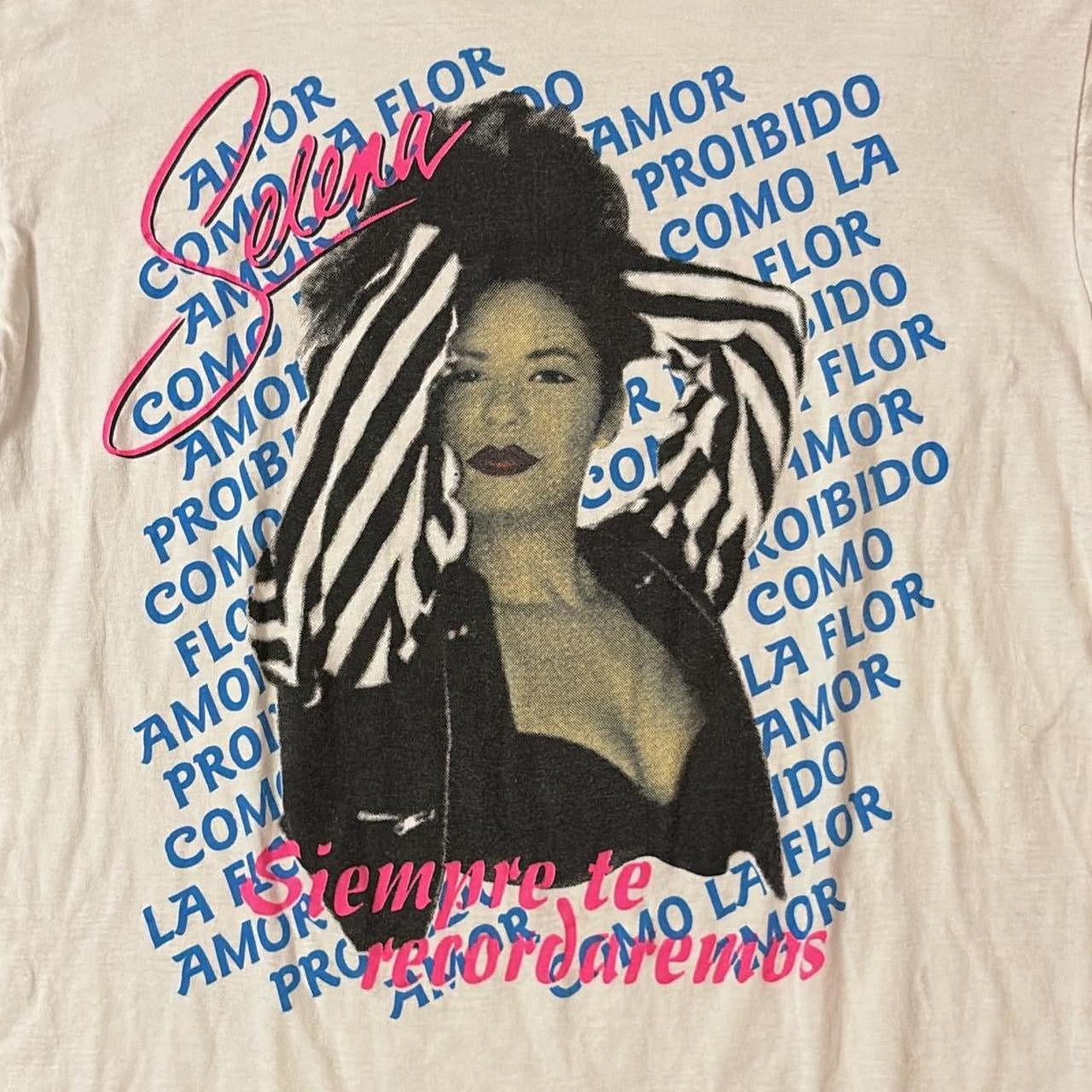 Selena Tee